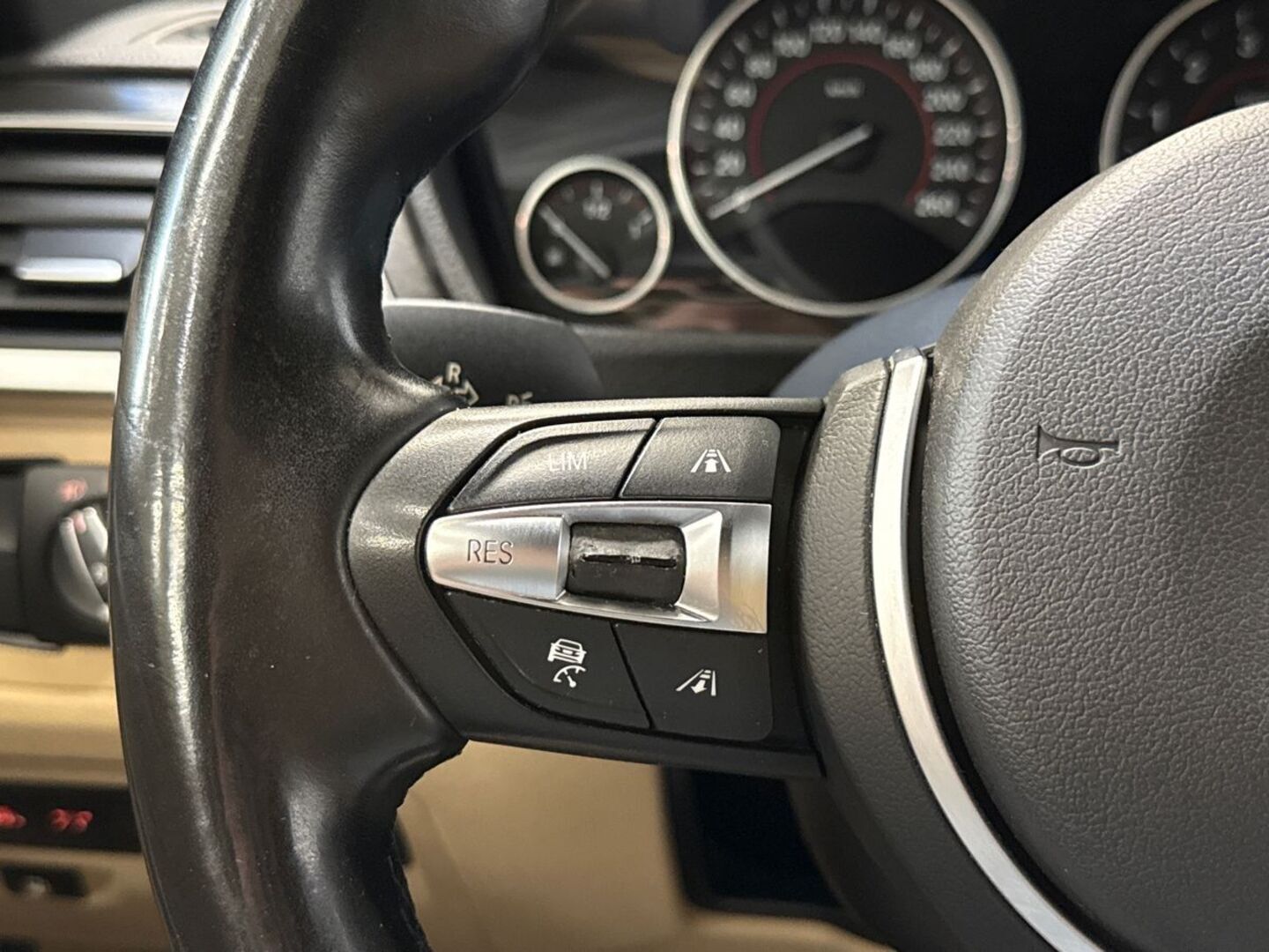 BMW 330 2017