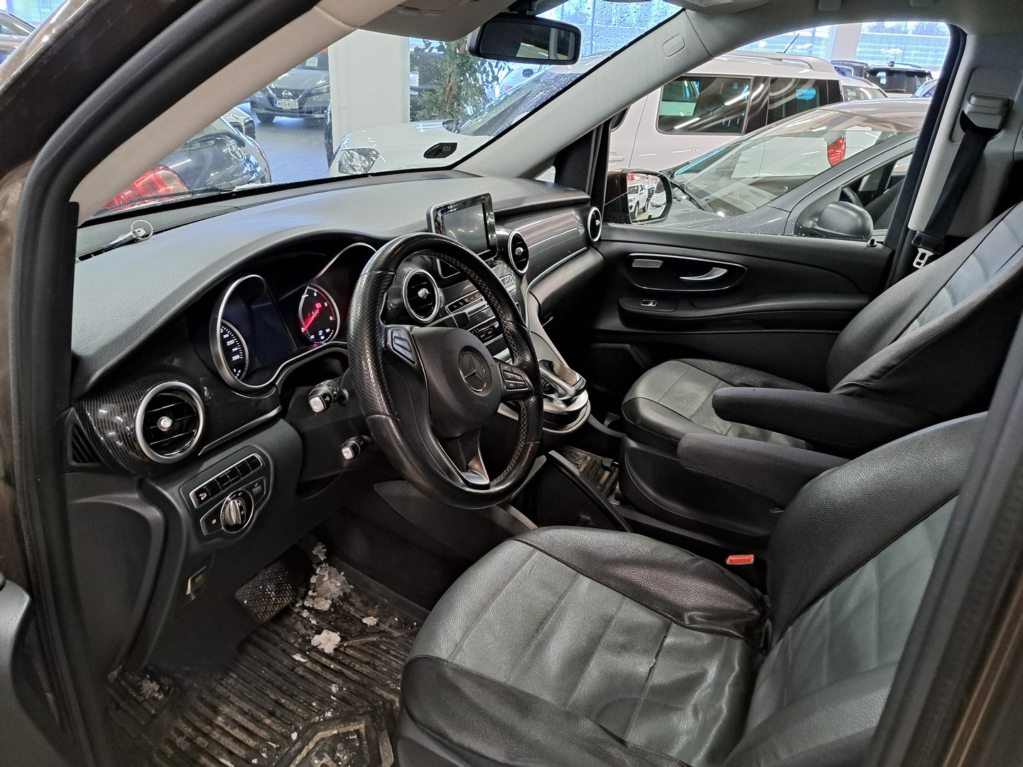 MERCEDES-BENZ V 2015