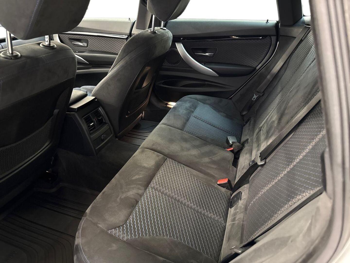 BMW 318 Gran Turismo 2016