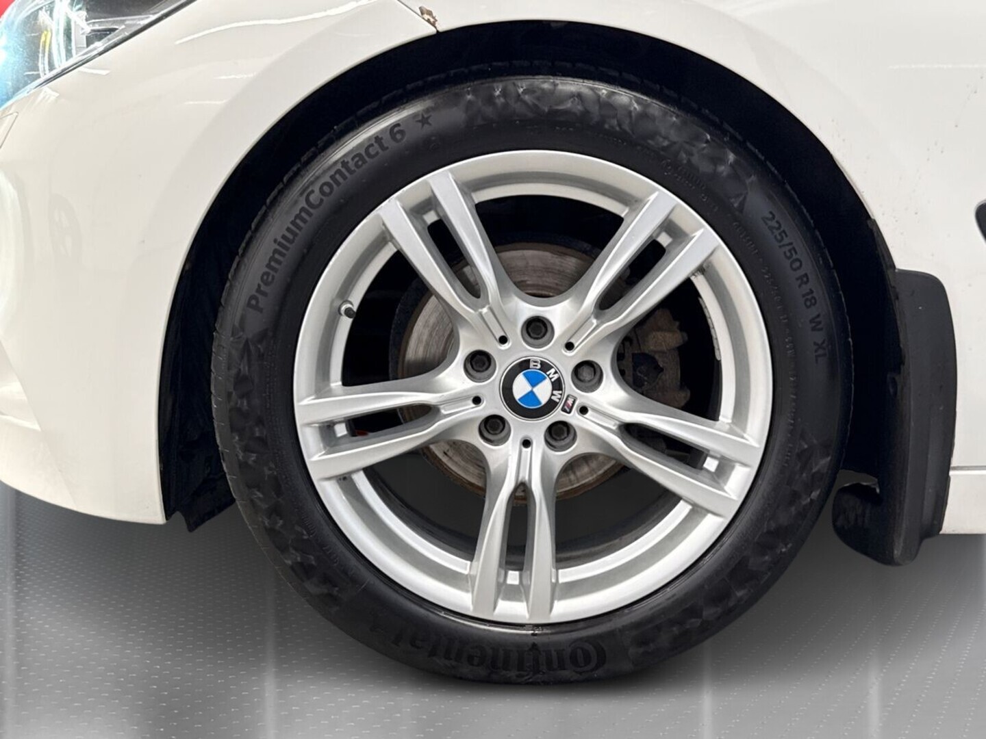 BMW 318 Gran Turismo 2016