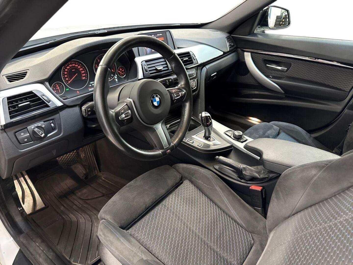 BMW 318 Gran Turismo 2016