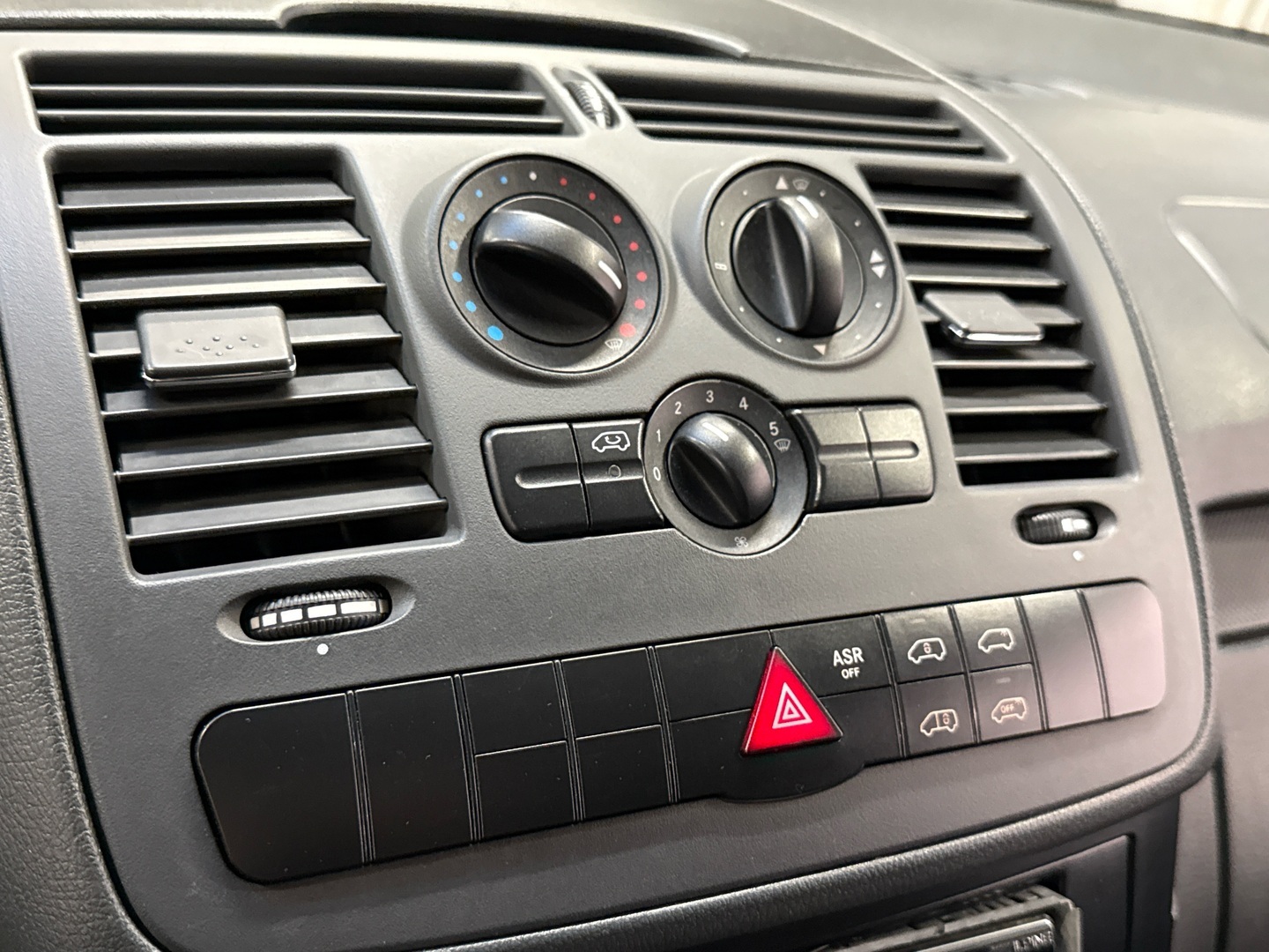 MERCEDES-BENZ Vito 2012