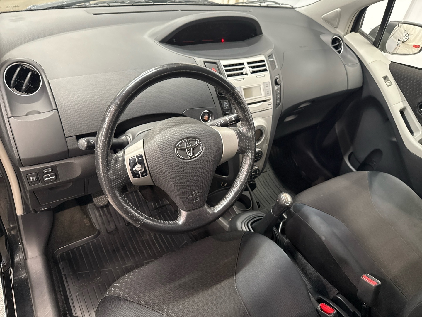 TOYOTA Yaris 2007