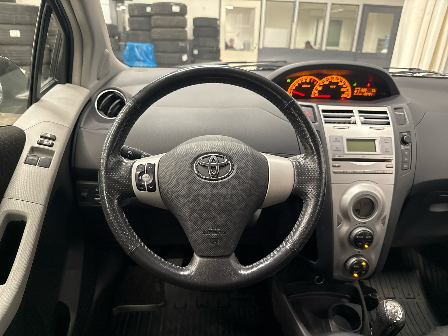 TOYOTA Yaris 2007