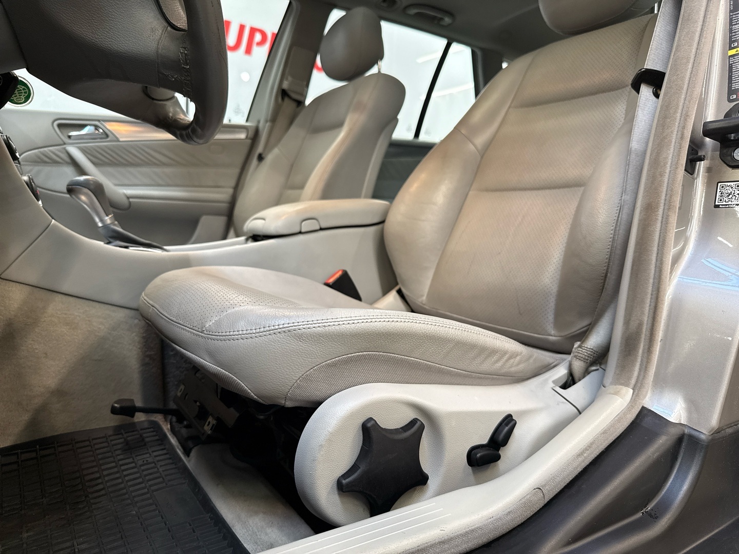 MERCEDES-BENZ C 2005