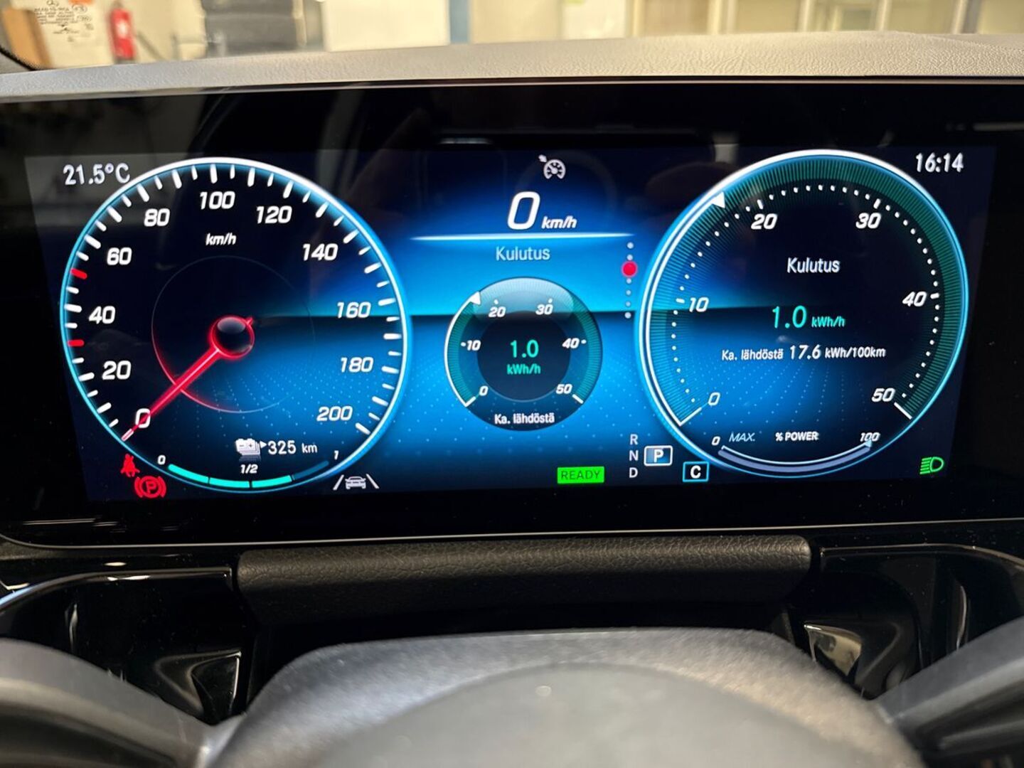 MERCEDES-BENZ EQA 2022