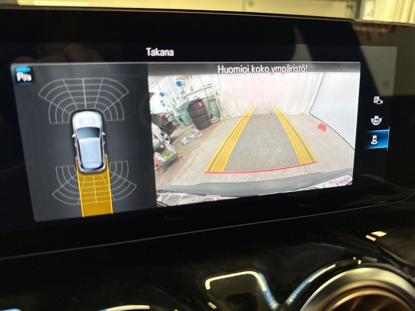 MERCEDES-BENZ EQA 2022