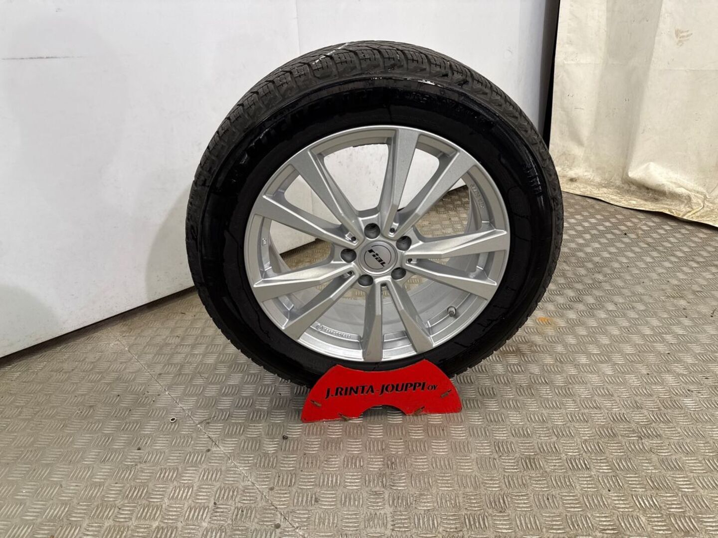 MERCEDES-BENZ EQA 2022