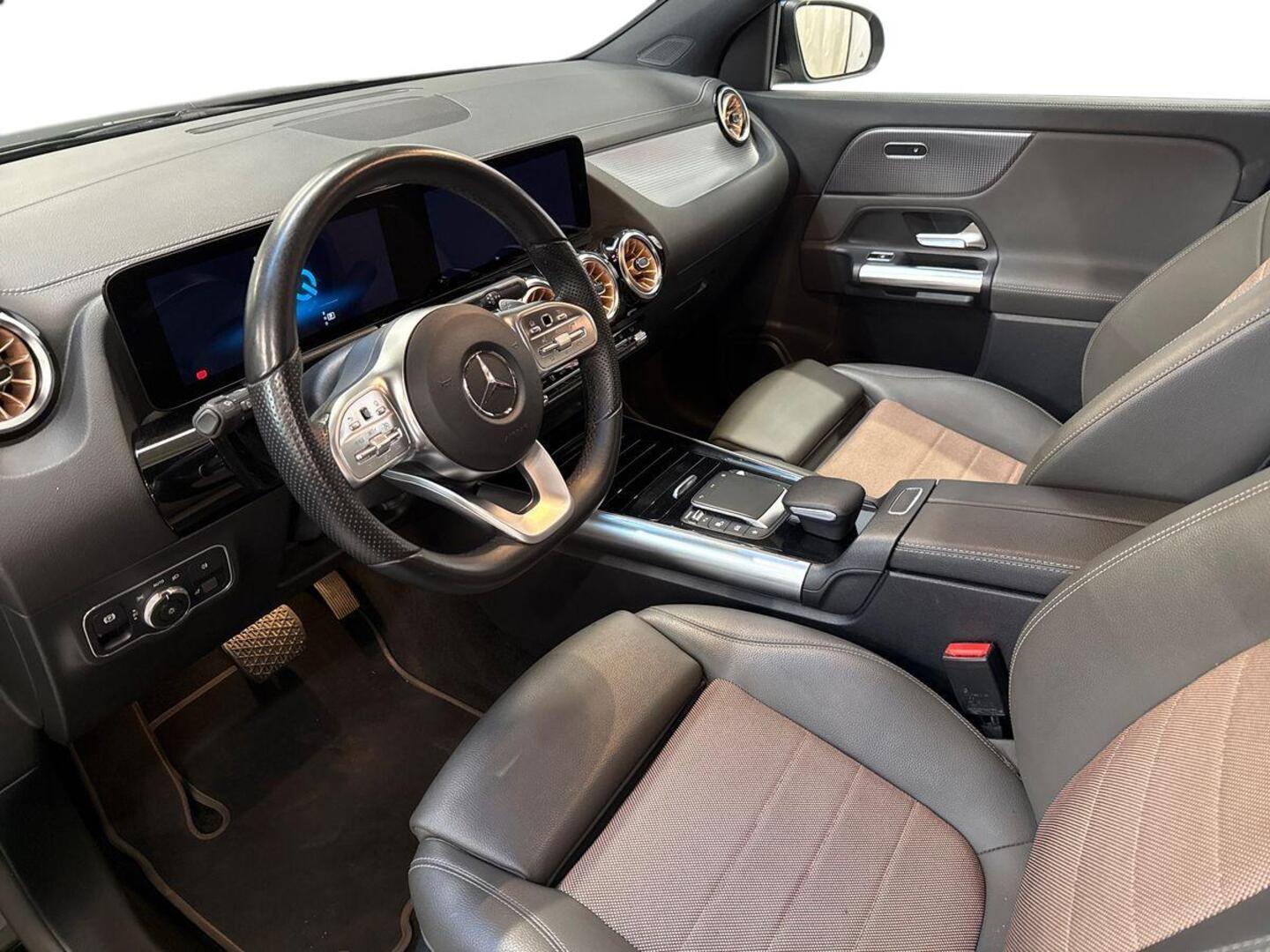 MERCEDES-BENZ EQA 2022