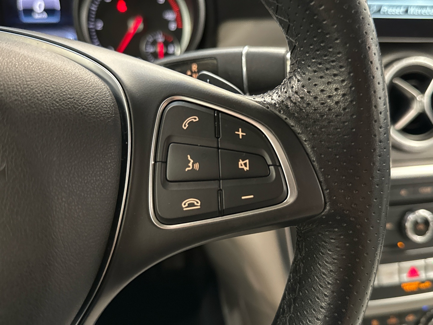 MERCEDES-BENZ CLA 2017