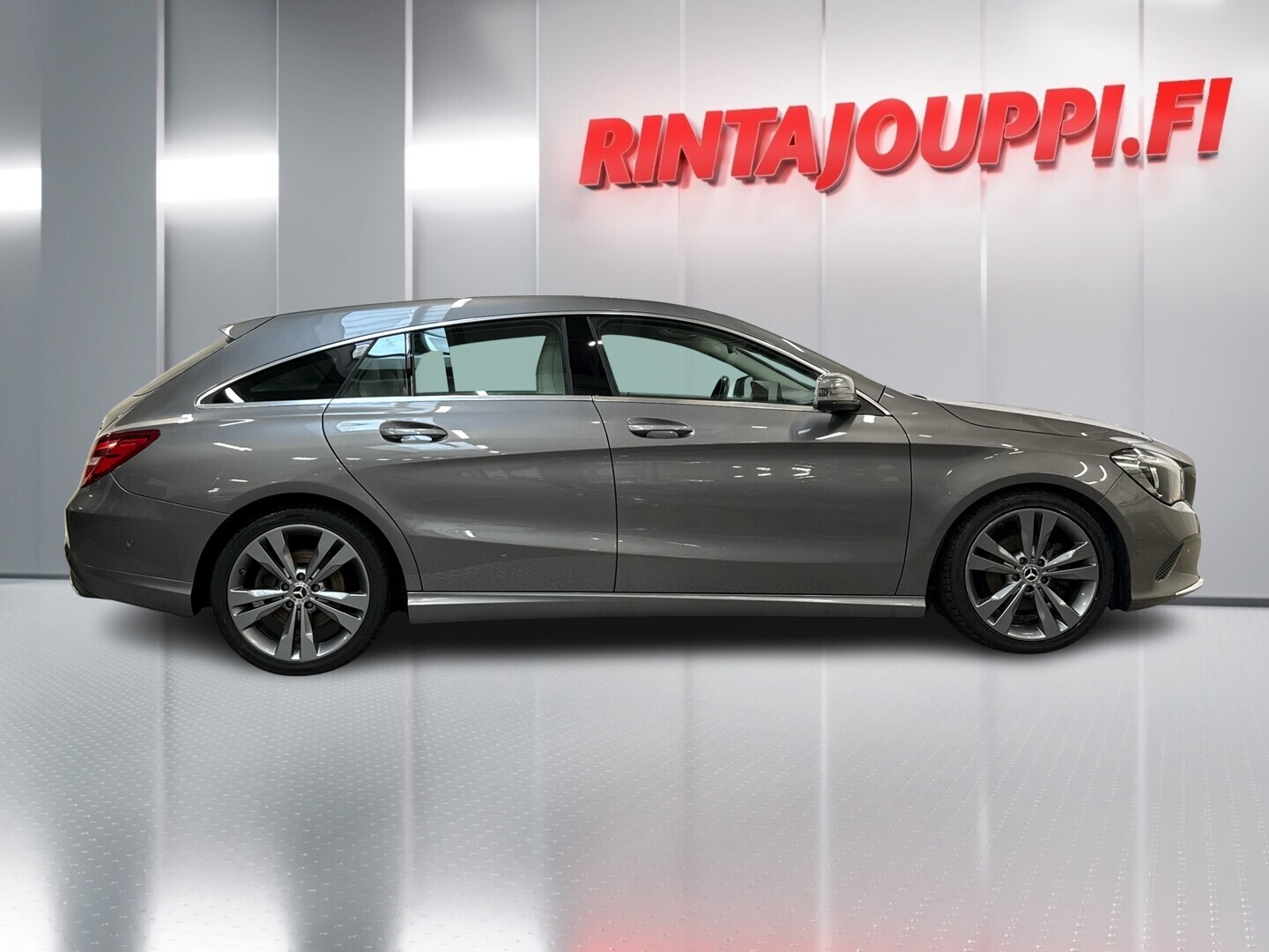 MERCEDES-BENZ CLA 2017