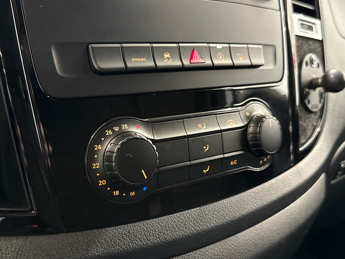 MERCEDES-BENZ Vito 2022