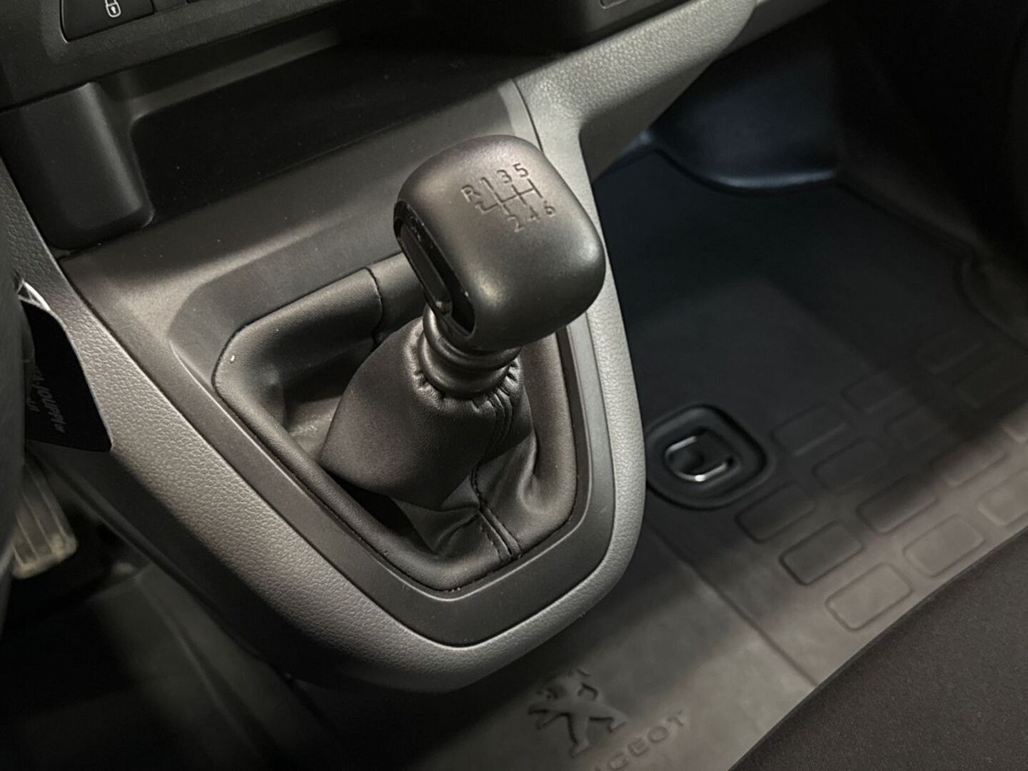 PEUGEOT Expert 21