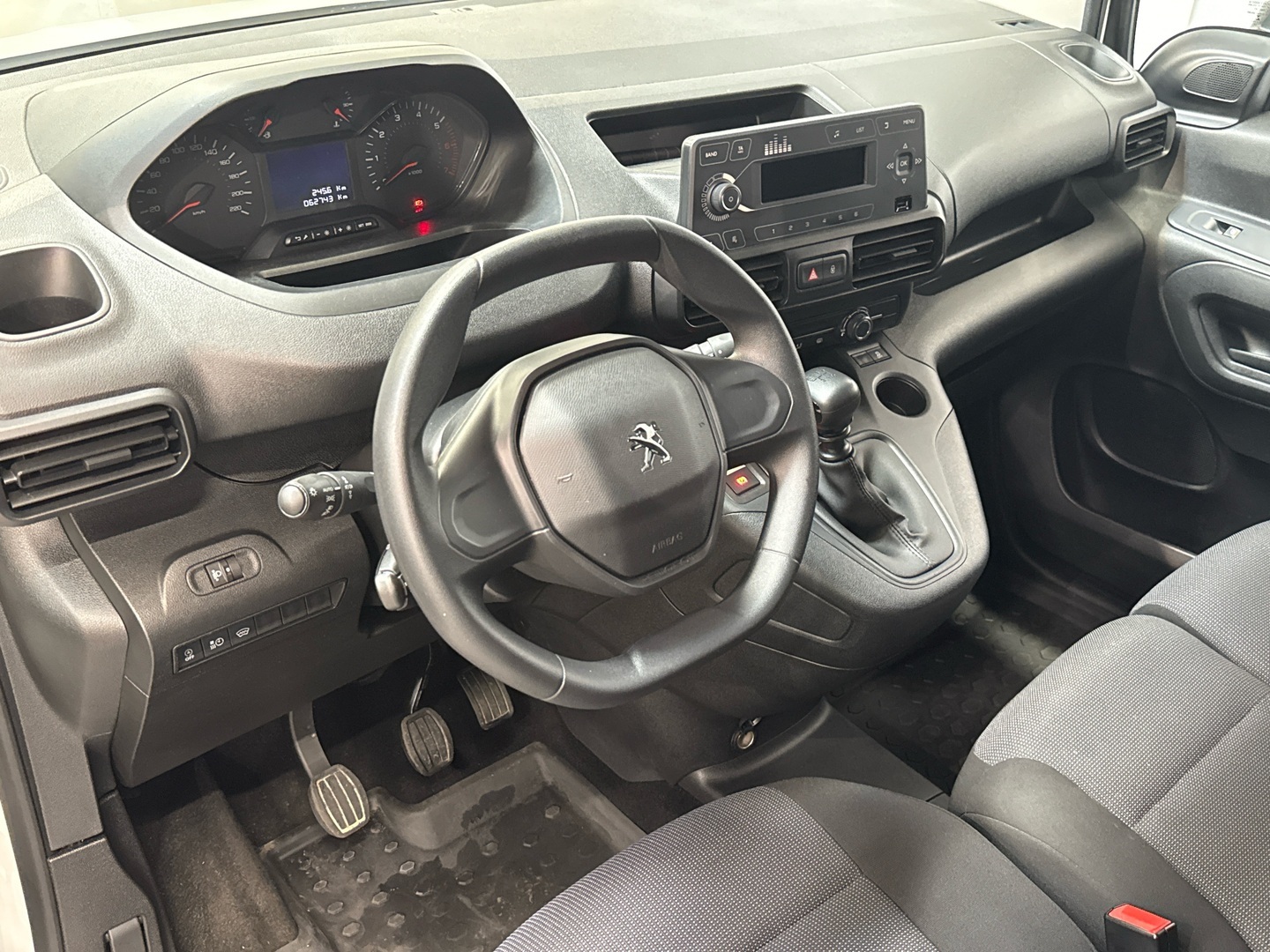 PEUGEOT Partner 2023