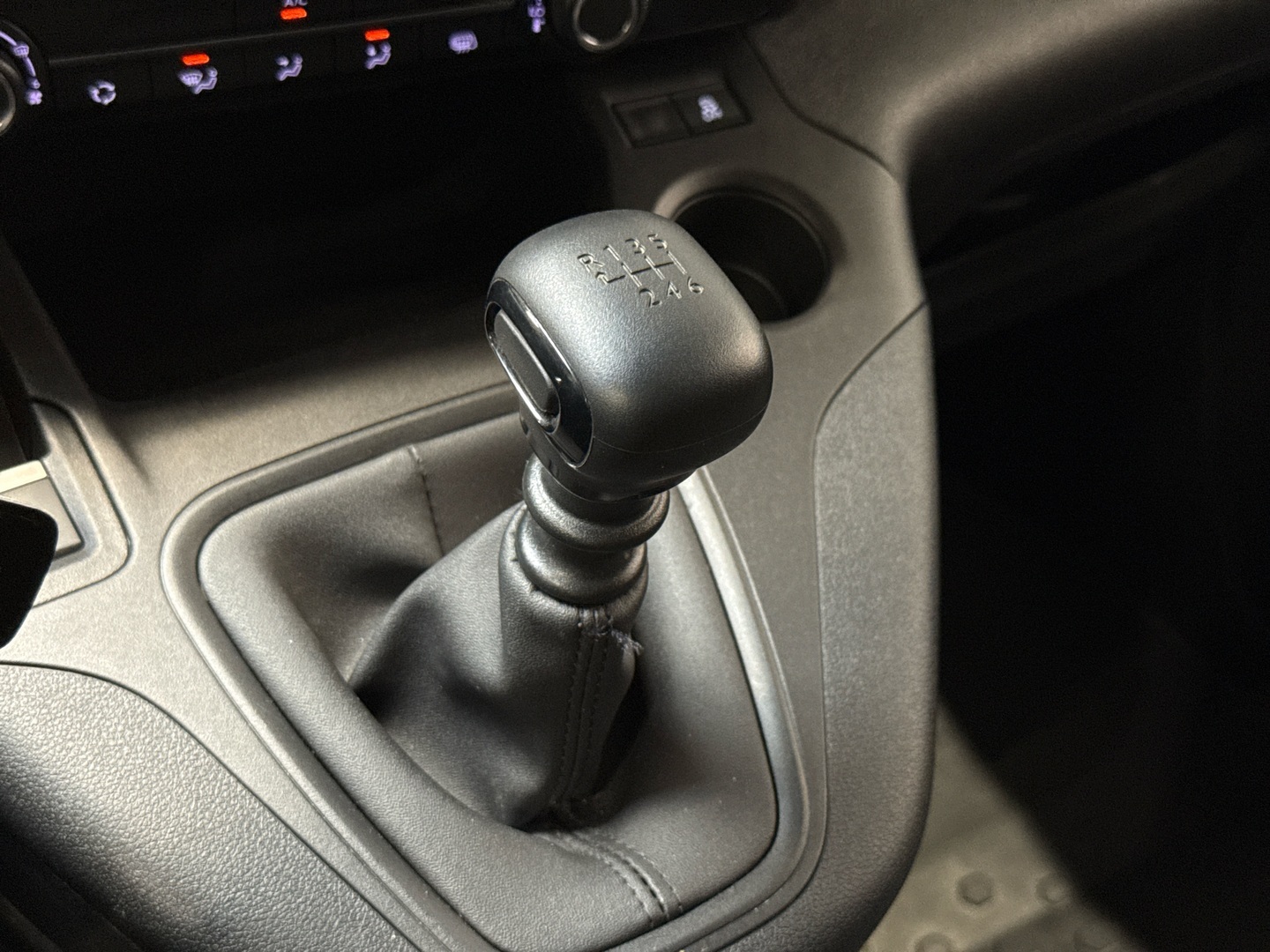 PEUGEOT Partner 2022