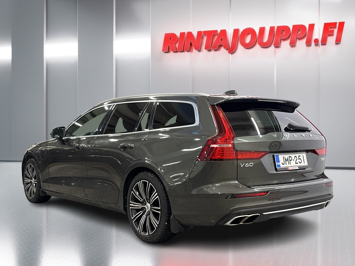 VOLVO V60 2020