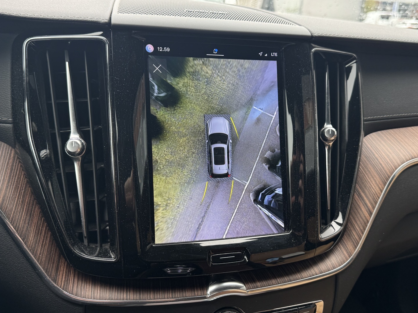 VOLVO XC60 2023