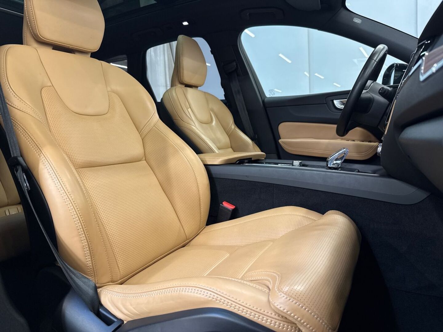 VOLVO XC60 33