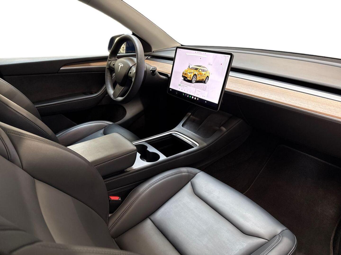 TESLA Model Y 2023