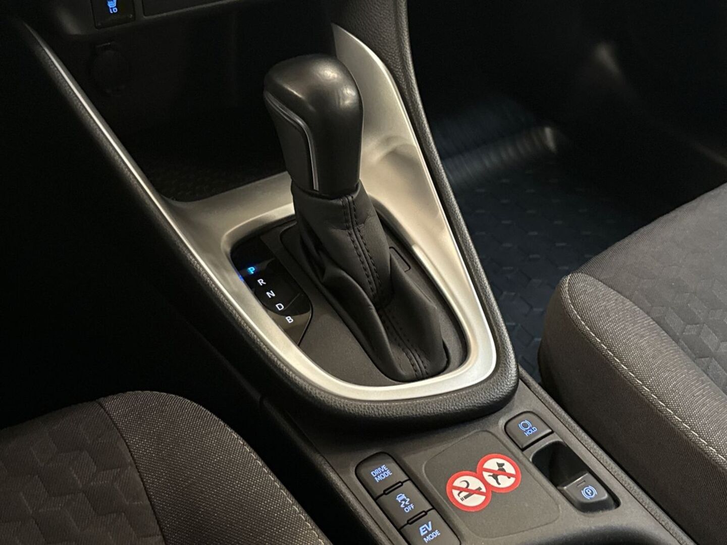 TOYOTA Yaris 2024