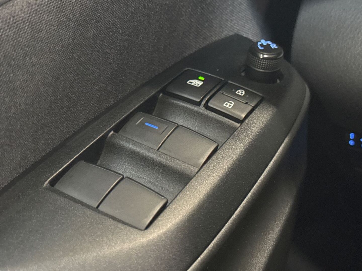 TOYOTA Yaris 2024