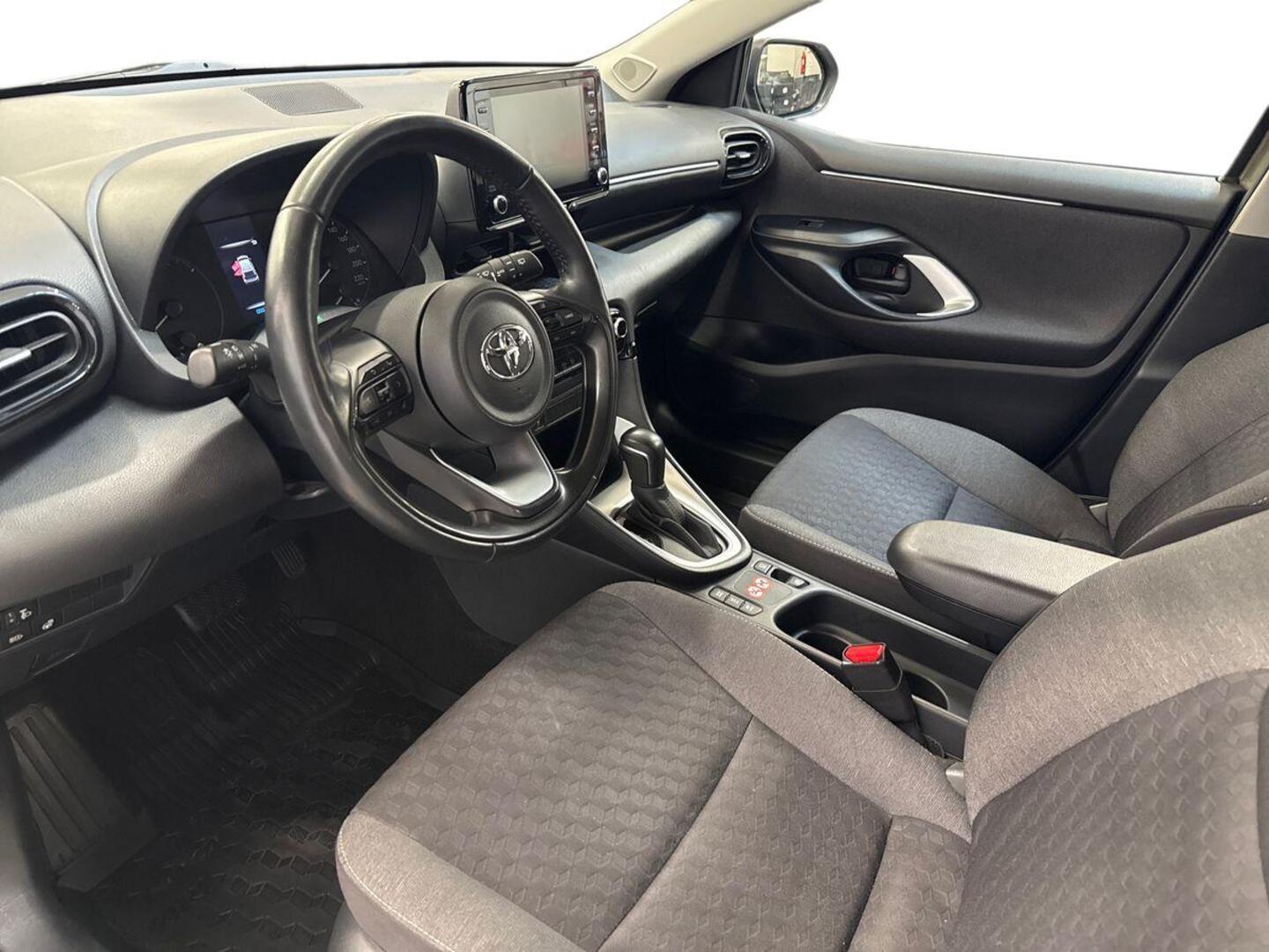TOYOTA Yaris 2024