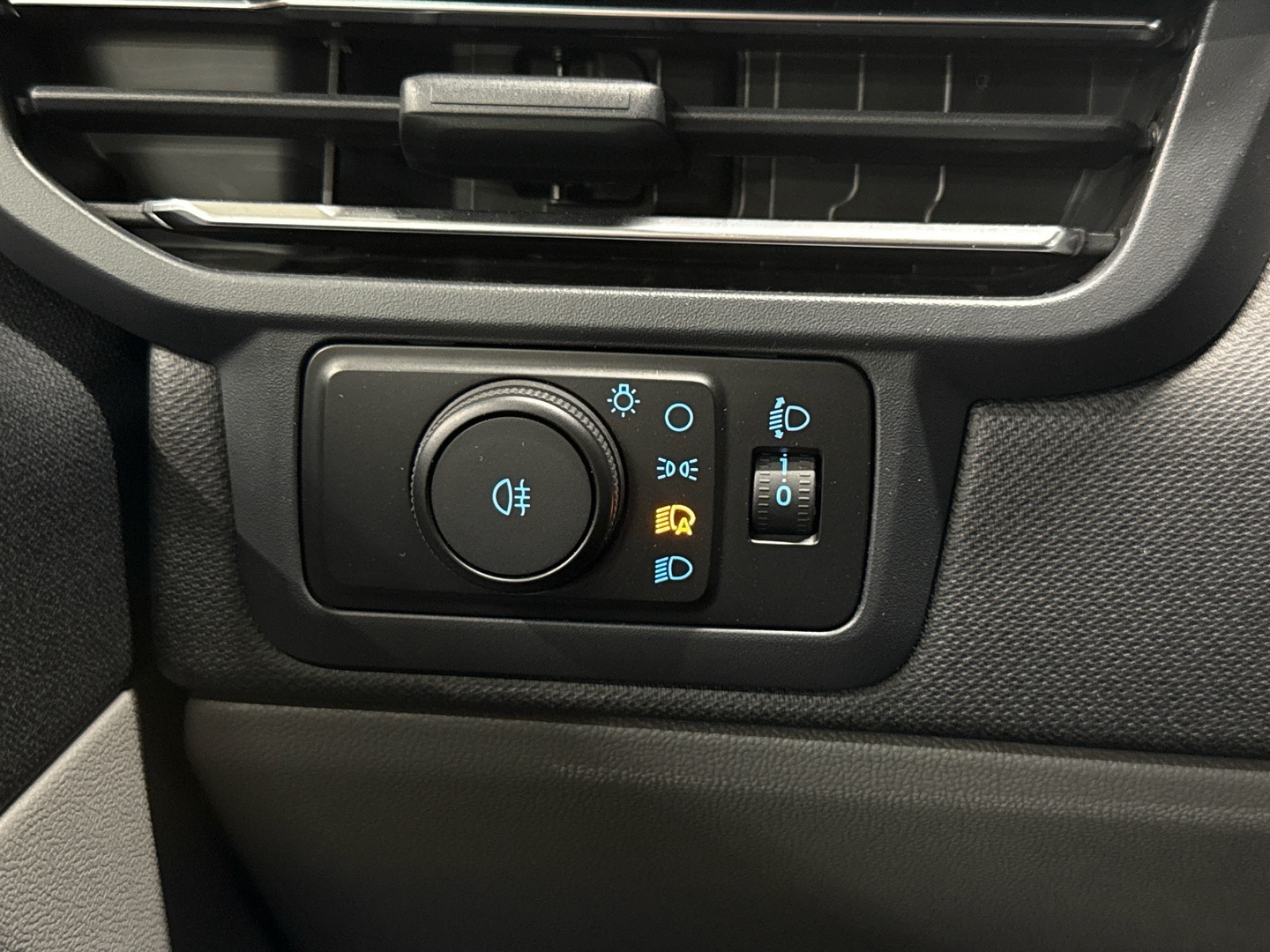 FORD Tourneo Custom 2025