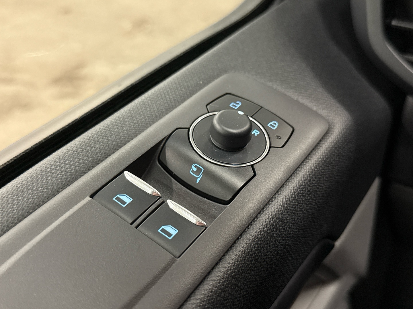 FORD Tourneo Custom 2025