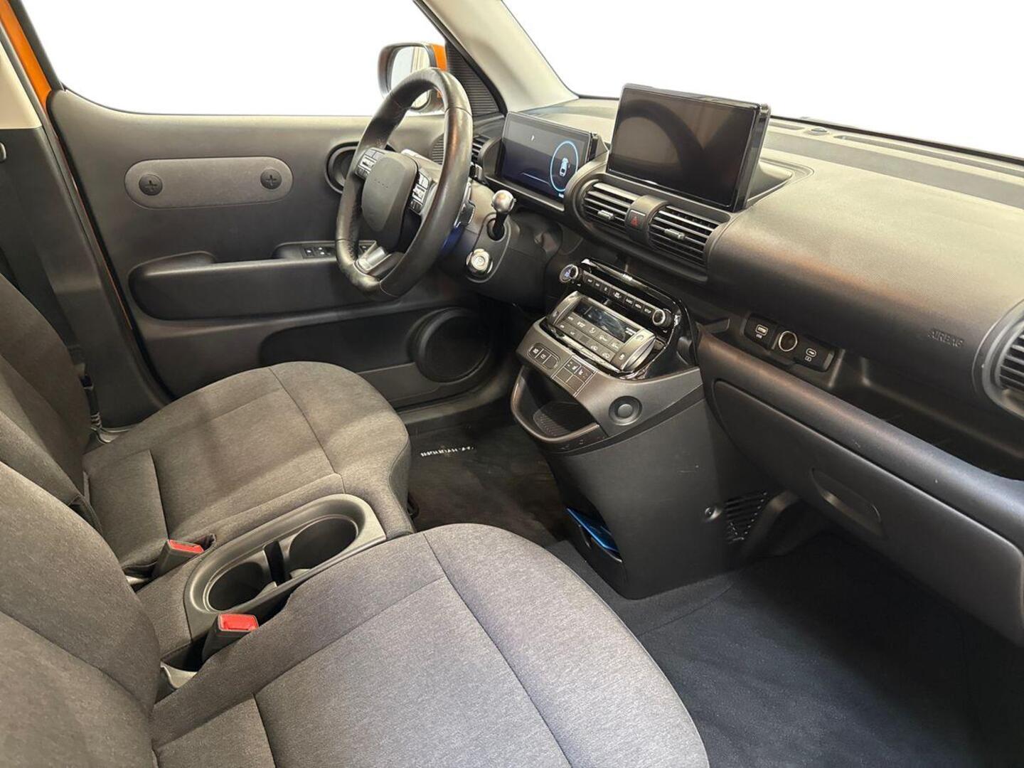 HYUNDAI INSTER 2025