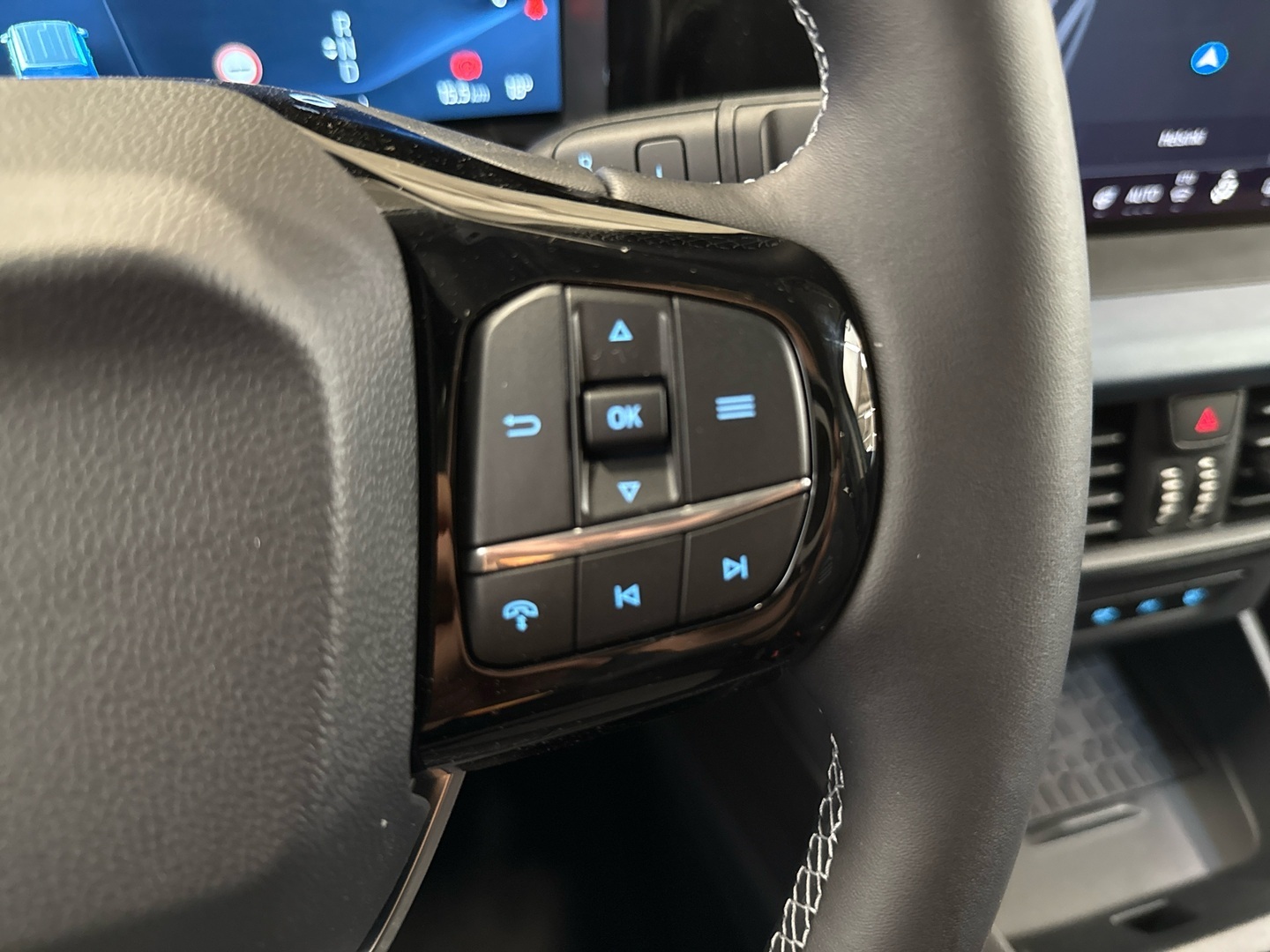 FORD Tourneo Courier 2025