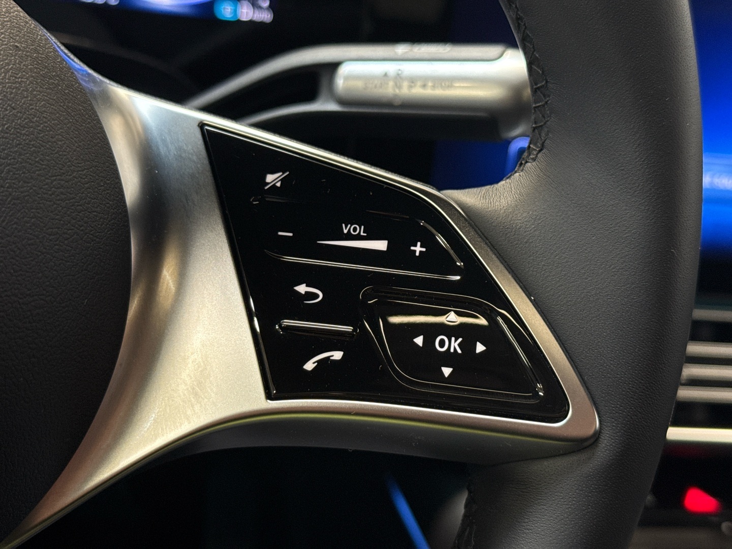 MERCEDES-BENZ CLA 2025