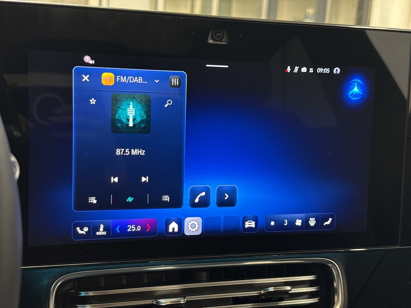 MERCEDES-BENZ CLA 2025