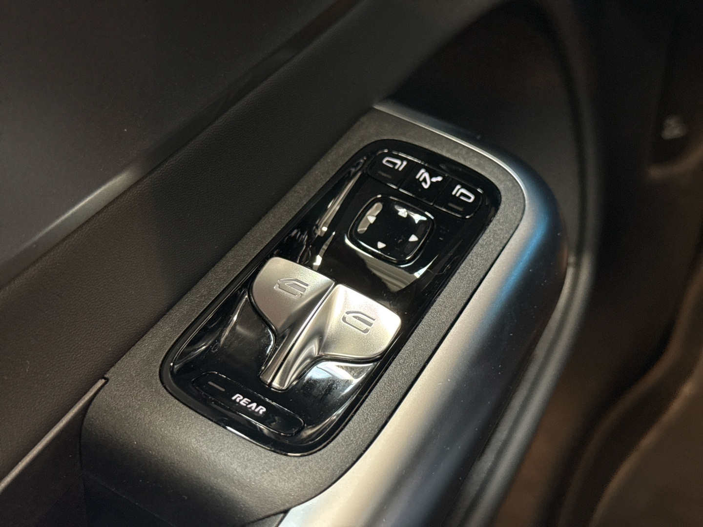 MERCEDES-BENZ CLA 2025