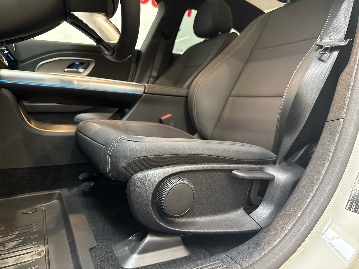 MERCEDES-BENZ CLA 2025