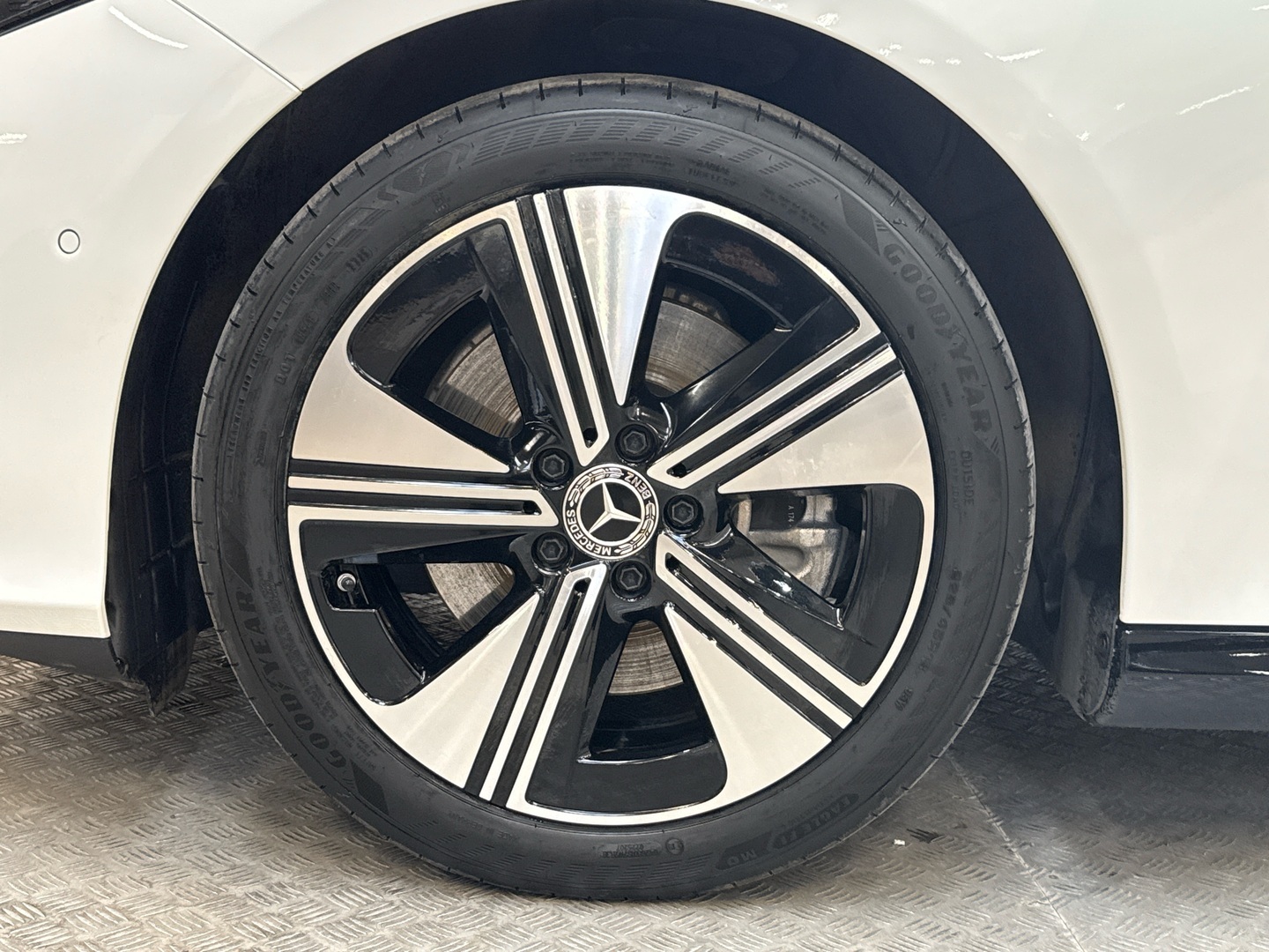 MERCEDES-BENZ CLA 2025