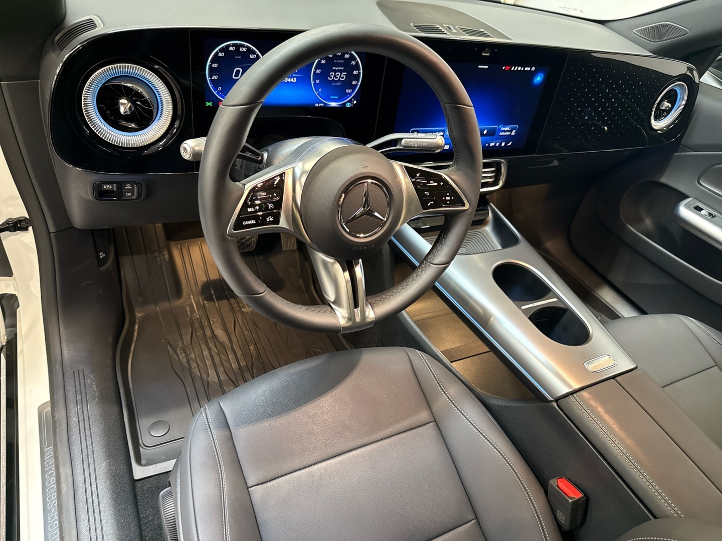MERCEDES-BENZ CLA 2025