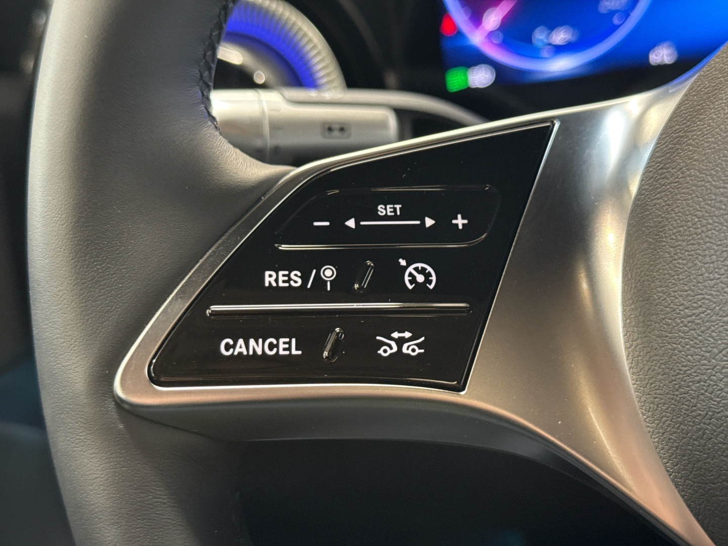 MERCEDES-BENZ CLA 2025