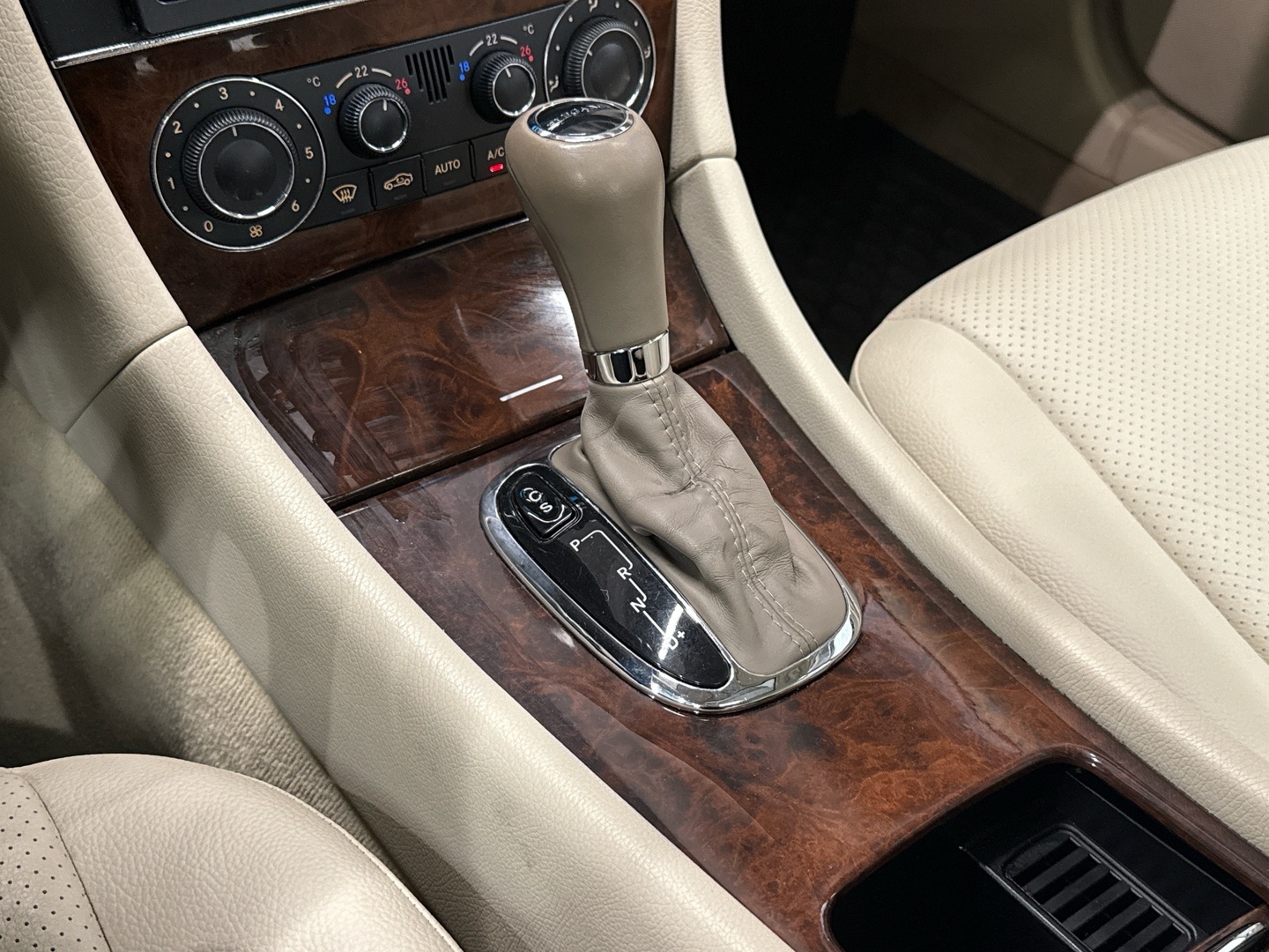 MERCEDES-BENZ C 2006