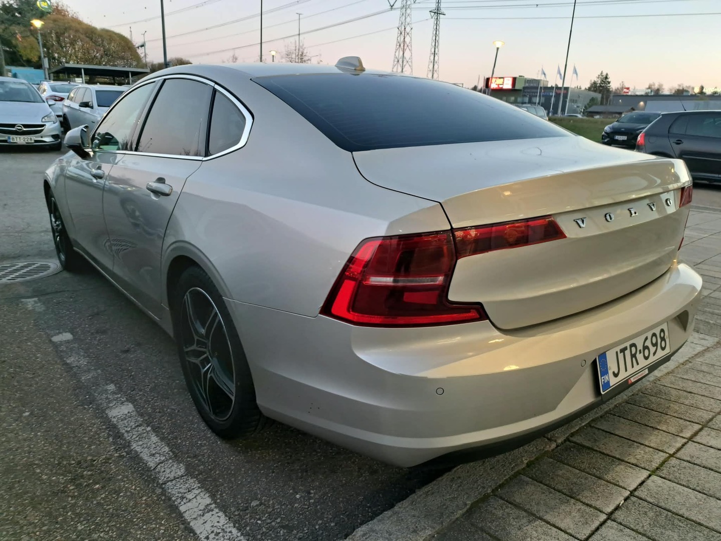 VOLVO S90 2017