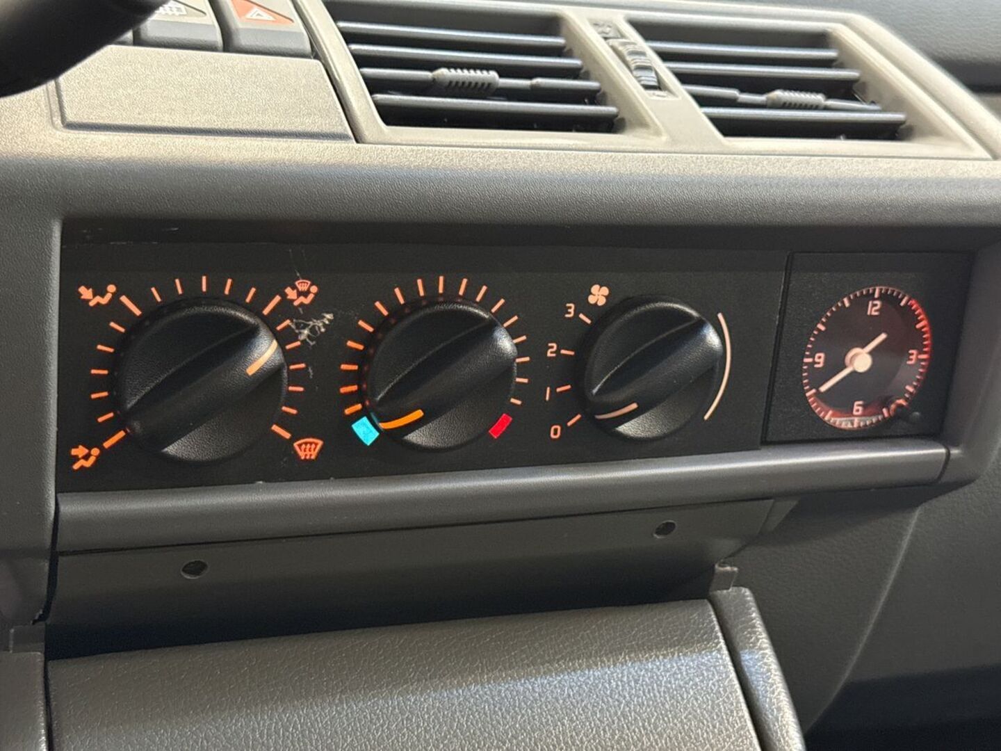 RENAULT Clio 1998