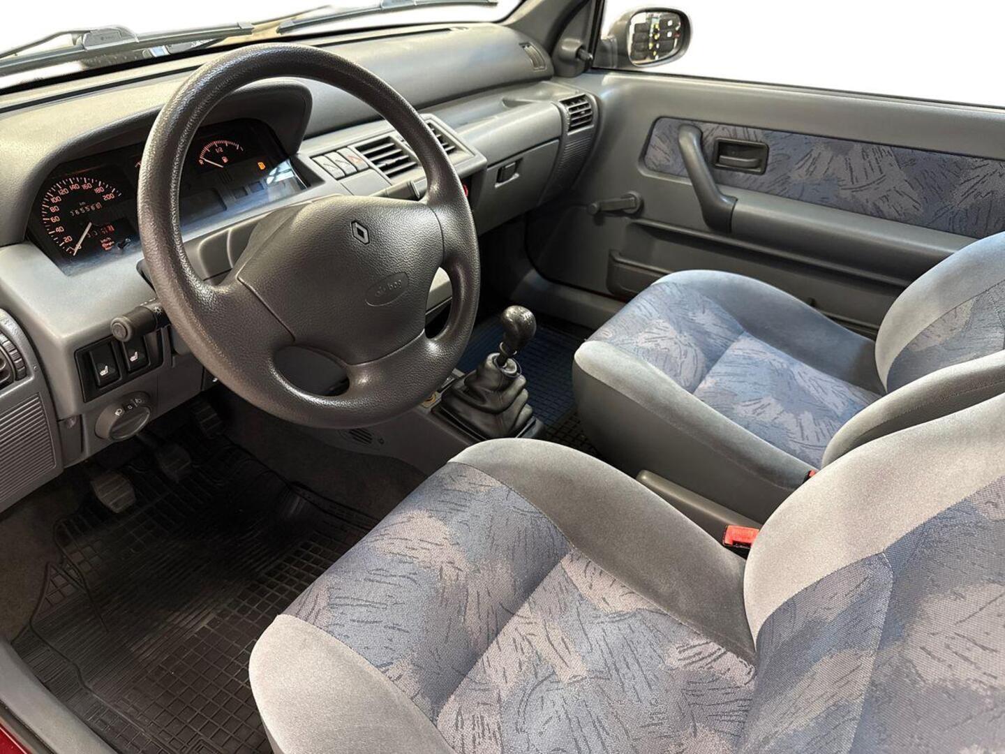 RENAULT Clio 1998