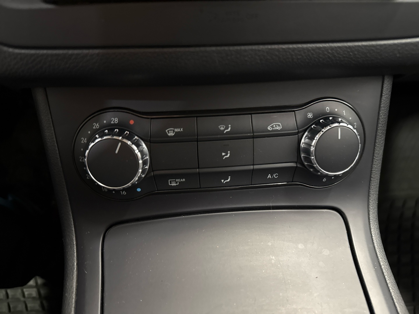 MERCEDES-BENZ B 2012