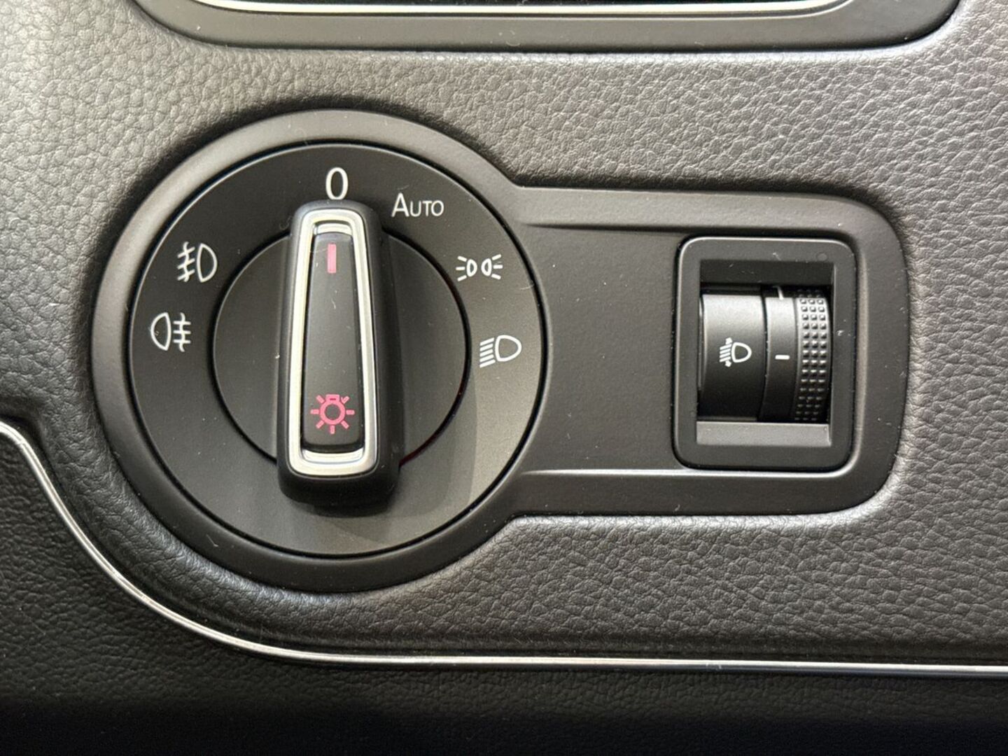 VOLKSWAGEN Polo 2014