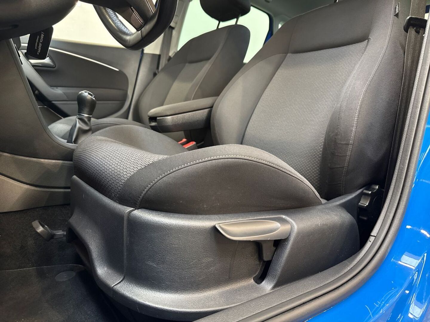 VOLKSWAGEN Polo 2014