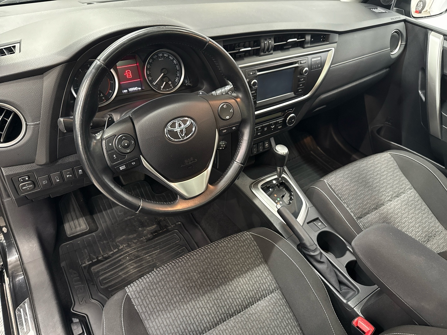 TOYOTA Auris 2014