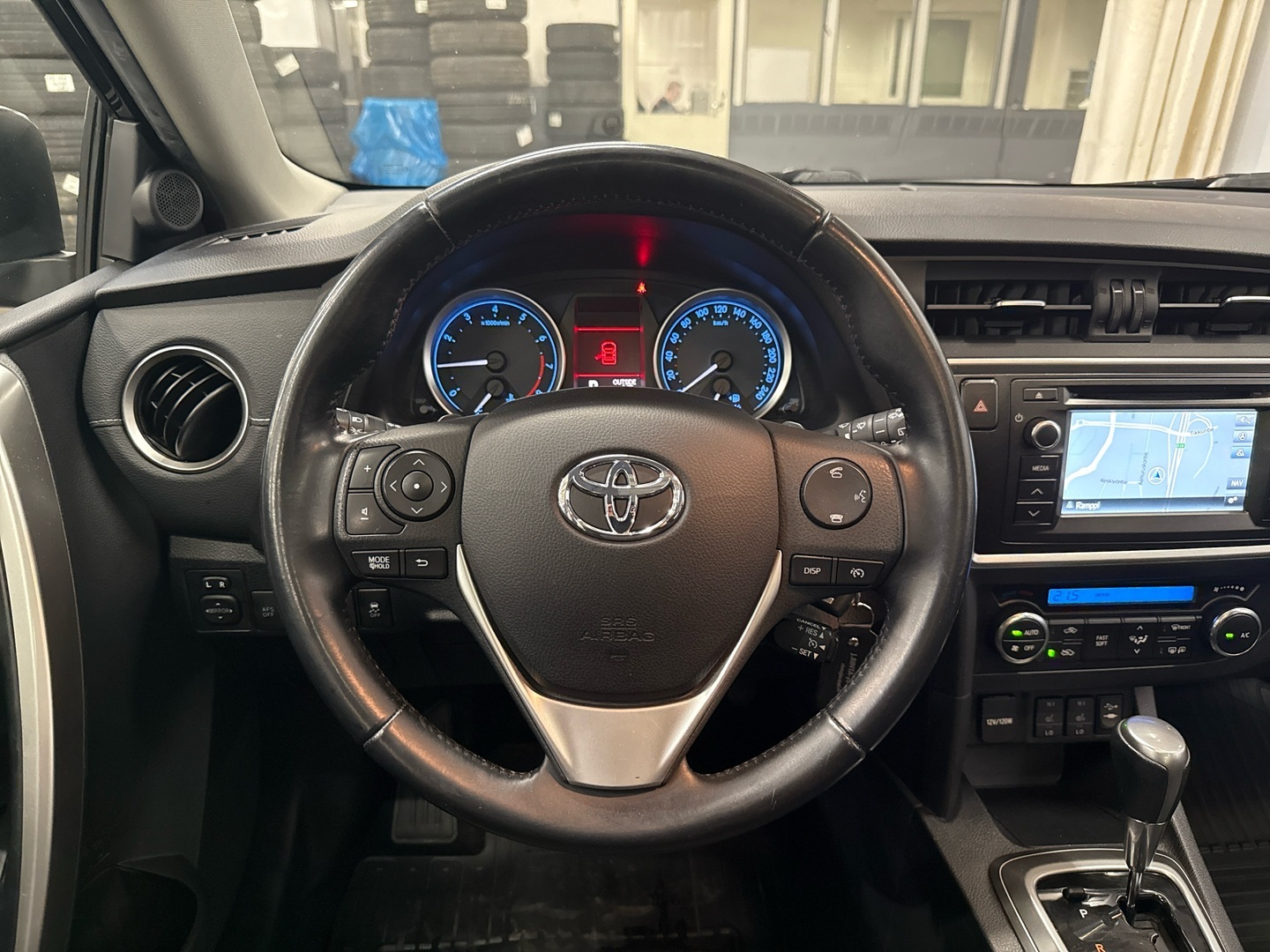 TOYOTA Auris 2014