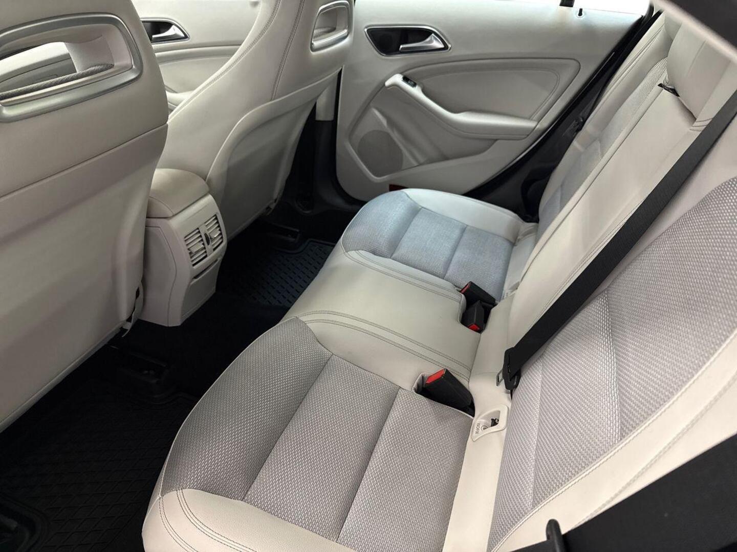 MERCEDES-BENZ CLA 2014