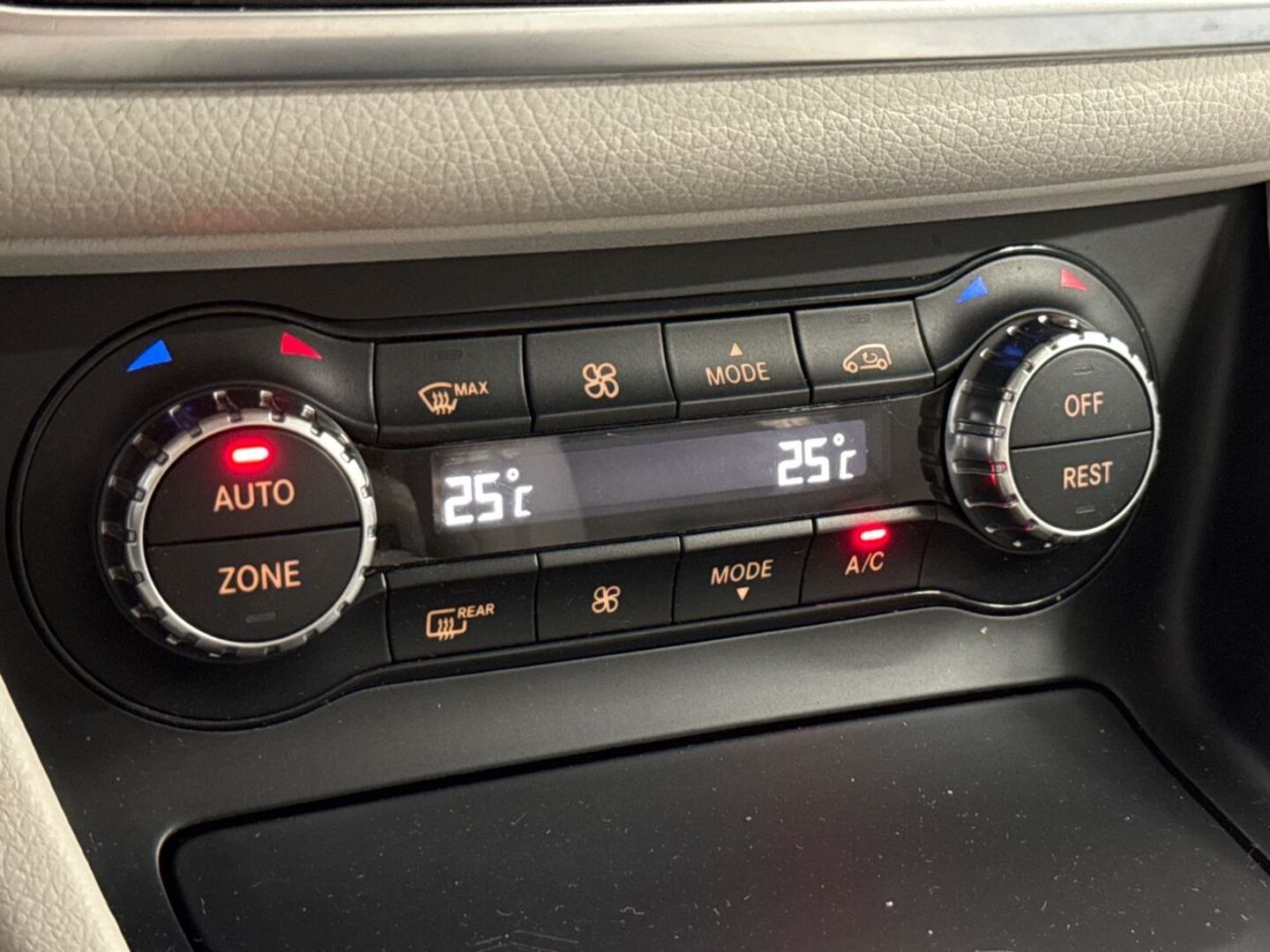 MERCEDES-BENZ CLA 2014
