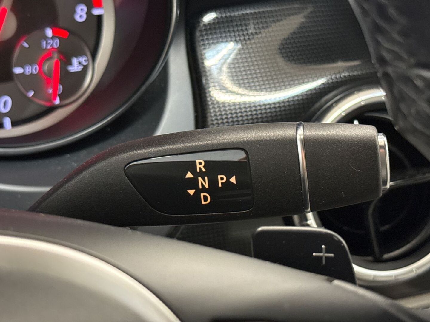 MERCEDES-BENZ CLA 2014