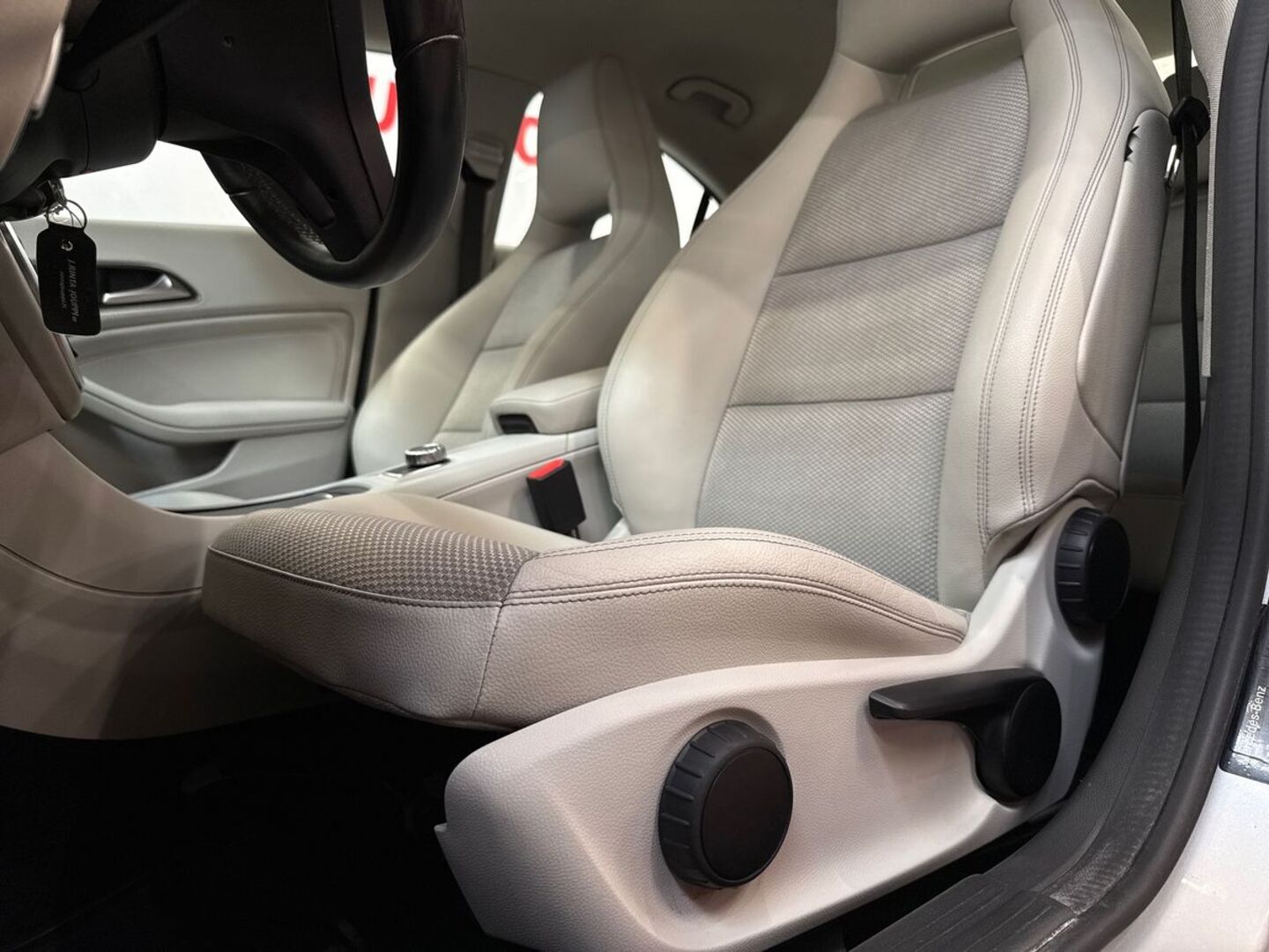 MERCEDES-BENZ CLA 2014